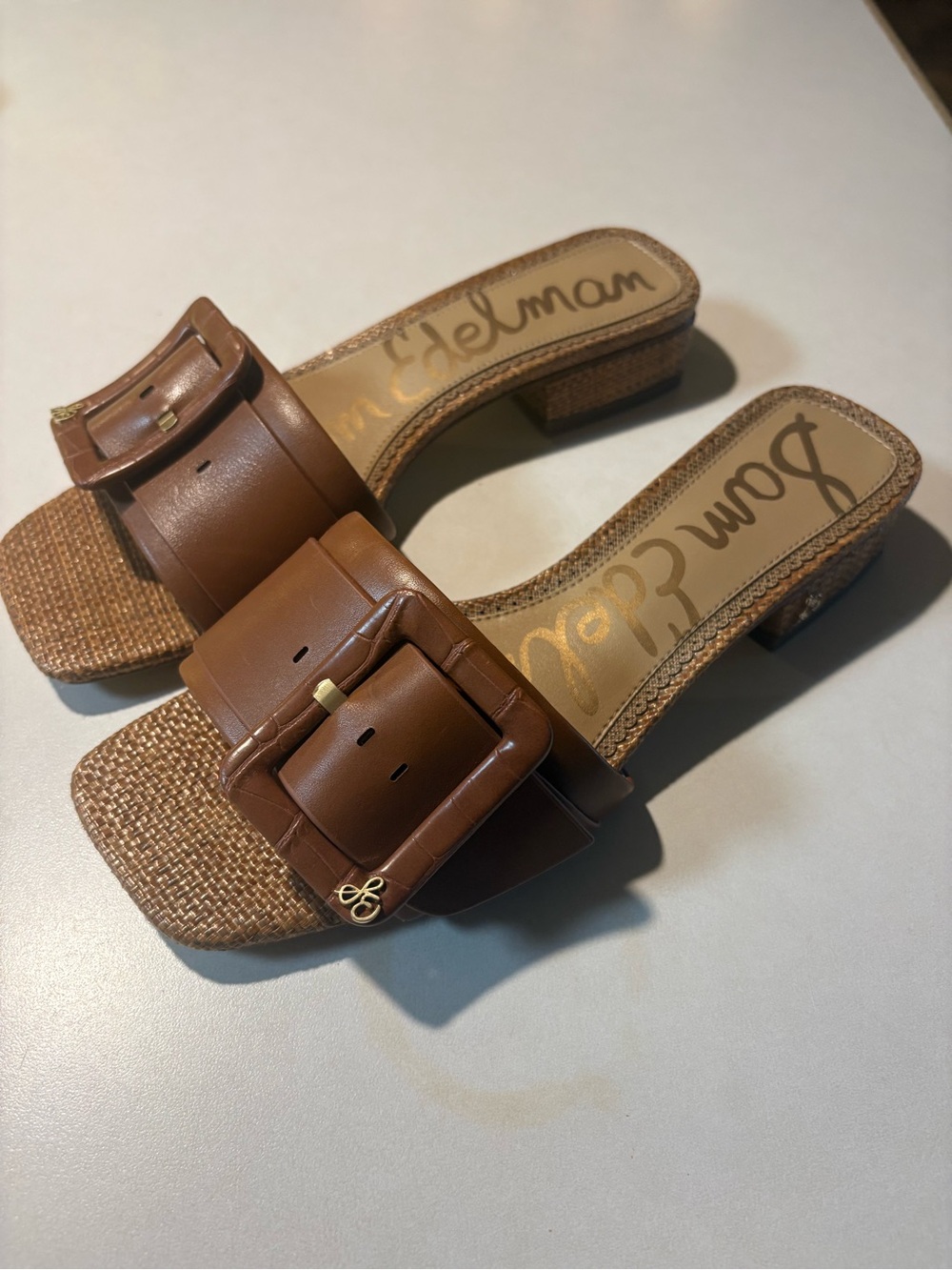 Sam Edelman Brown Raffia Buckle Slide Sandals Block Heel Size 7.5
Worn only once